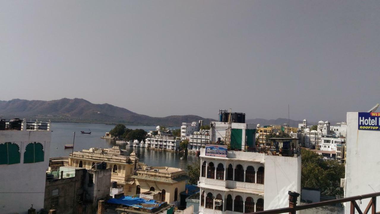 Hotel Ishwar Palace Udaipur Bagian luar foto